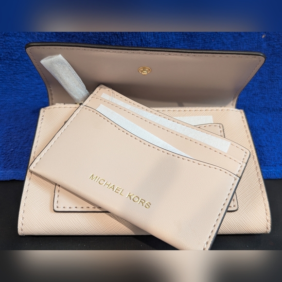 NWT MICHAEL KORS Jet Set 2-in-1 Wallet Soft Pink - Picture 5 of 6